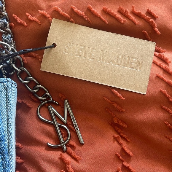 NWT jean two sided Steve Madden crossbody - Picture 2 of 10